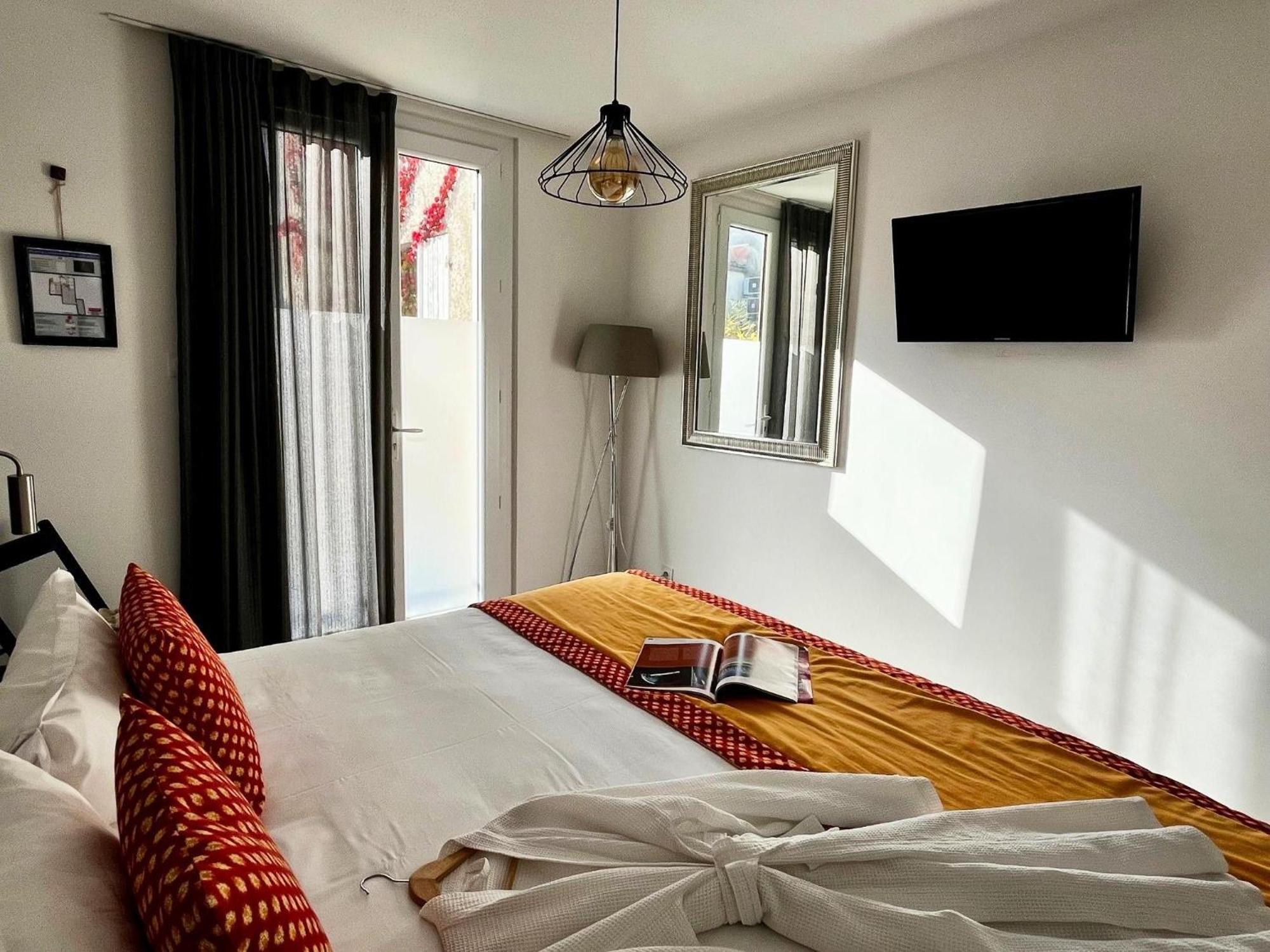 Hotel Saint Louis Aigues-Mortes Exterior foto